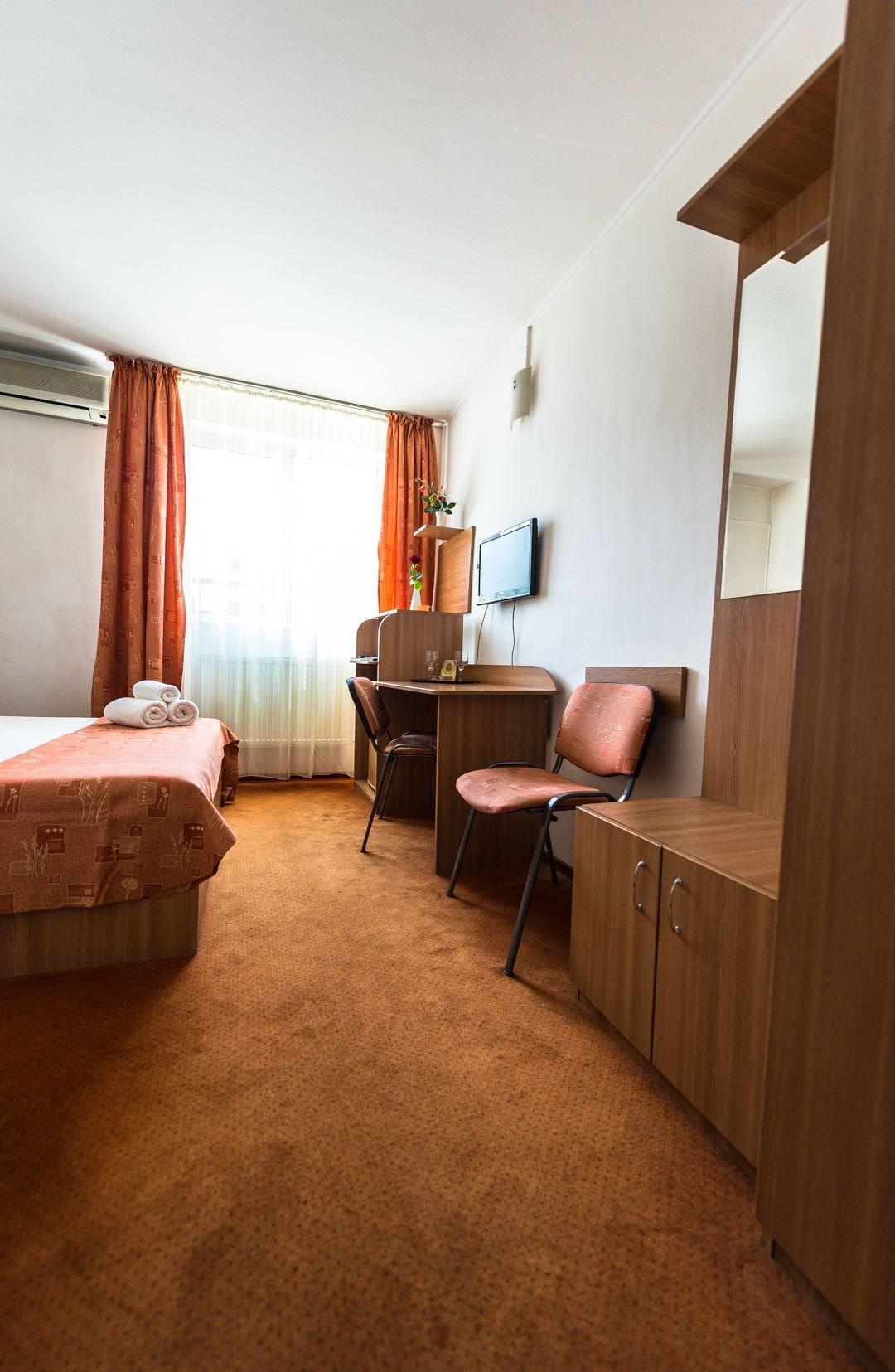 Hotel Est Bukarest Kültér fotó